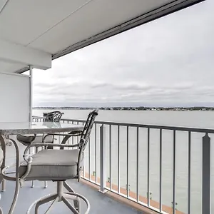 https://bayfront-ocean-city-condo-w-poolwalk-to-boardwalk.ocean-city-hotels.net